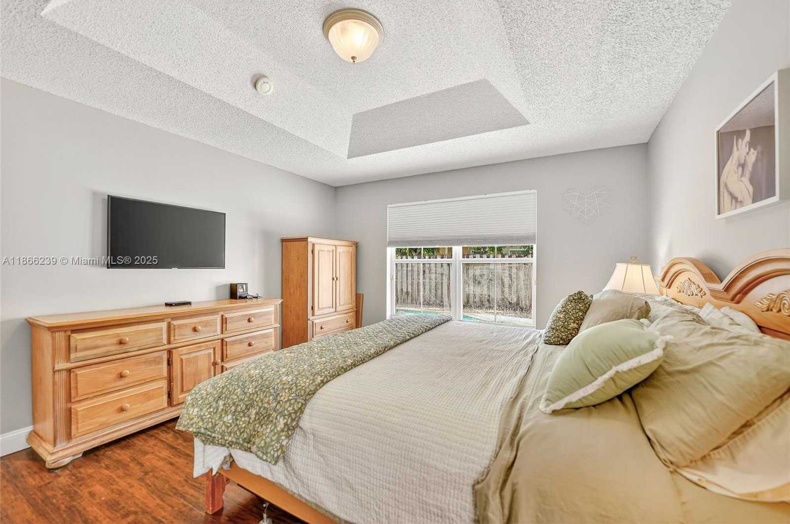 Small Image of 14014 NORTH CYPRESS COVE CIR, Davie Number 24