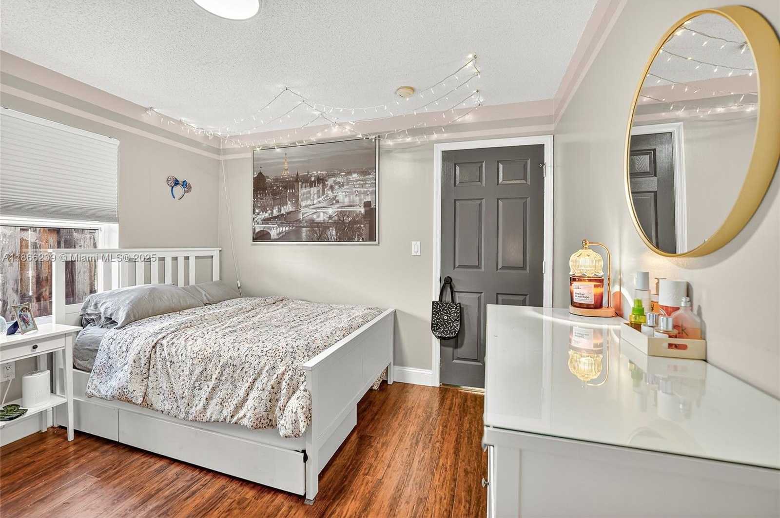 Small Image of 14014 NORTH CYPRESS COVE CIR, Davie Number 30