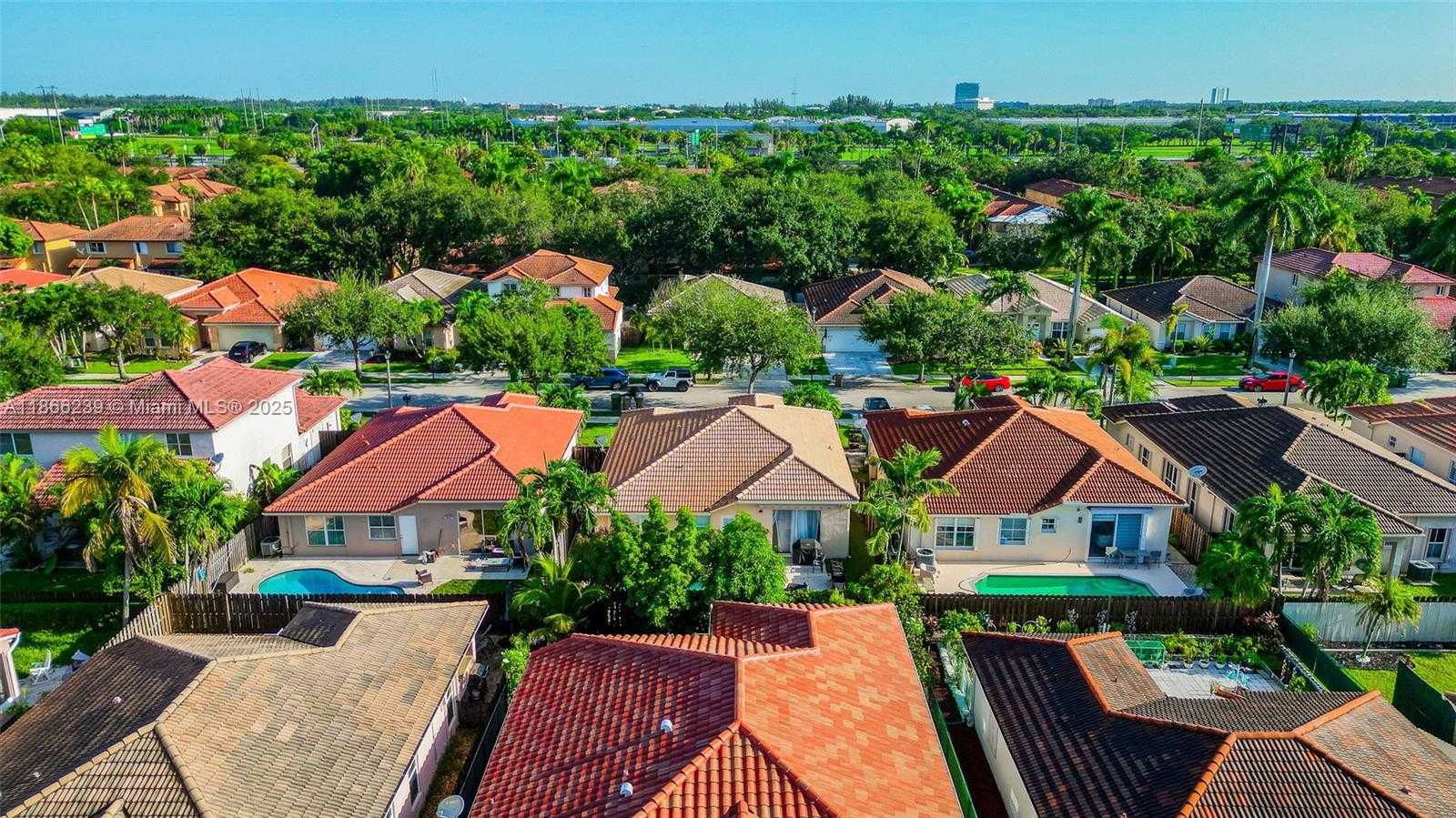 Small Image of 14014 NORTH CYPRESS COVE CIR, Davie Number 36