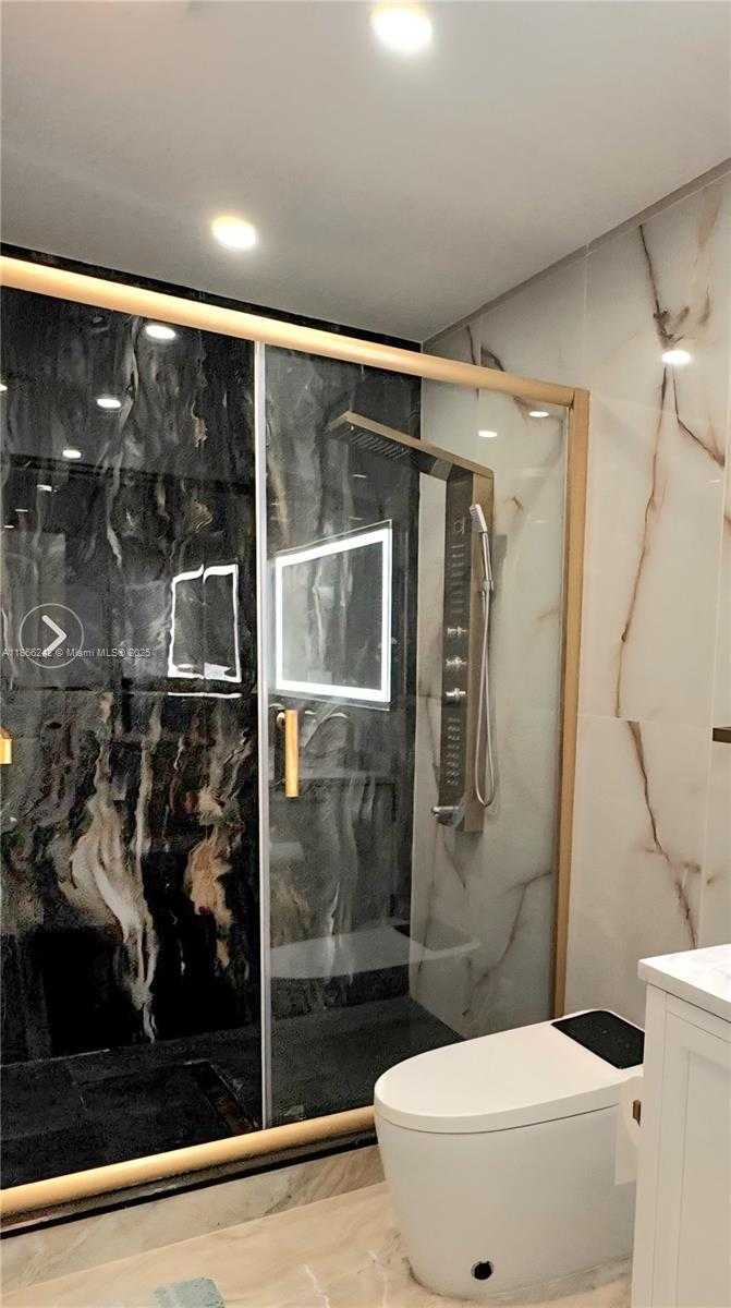 Small Image of 620 BRIARWOOD CIR, Hollywood Number 12