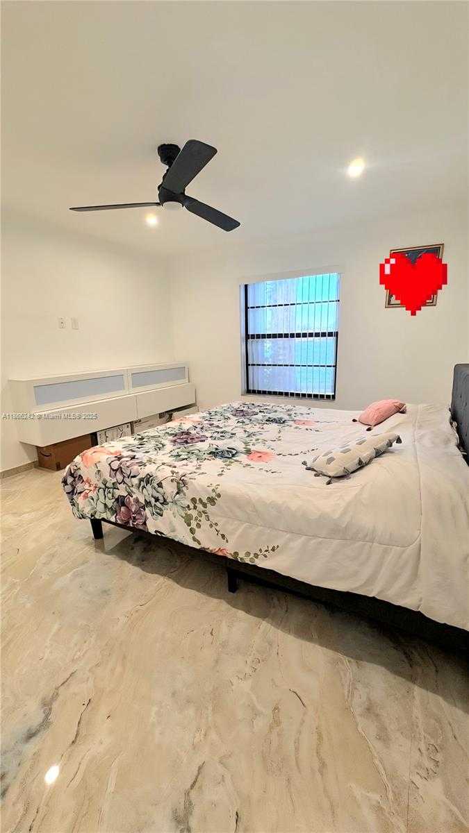 Small Image of 620 BRIARWOOD CIR, Hollywood Number 17