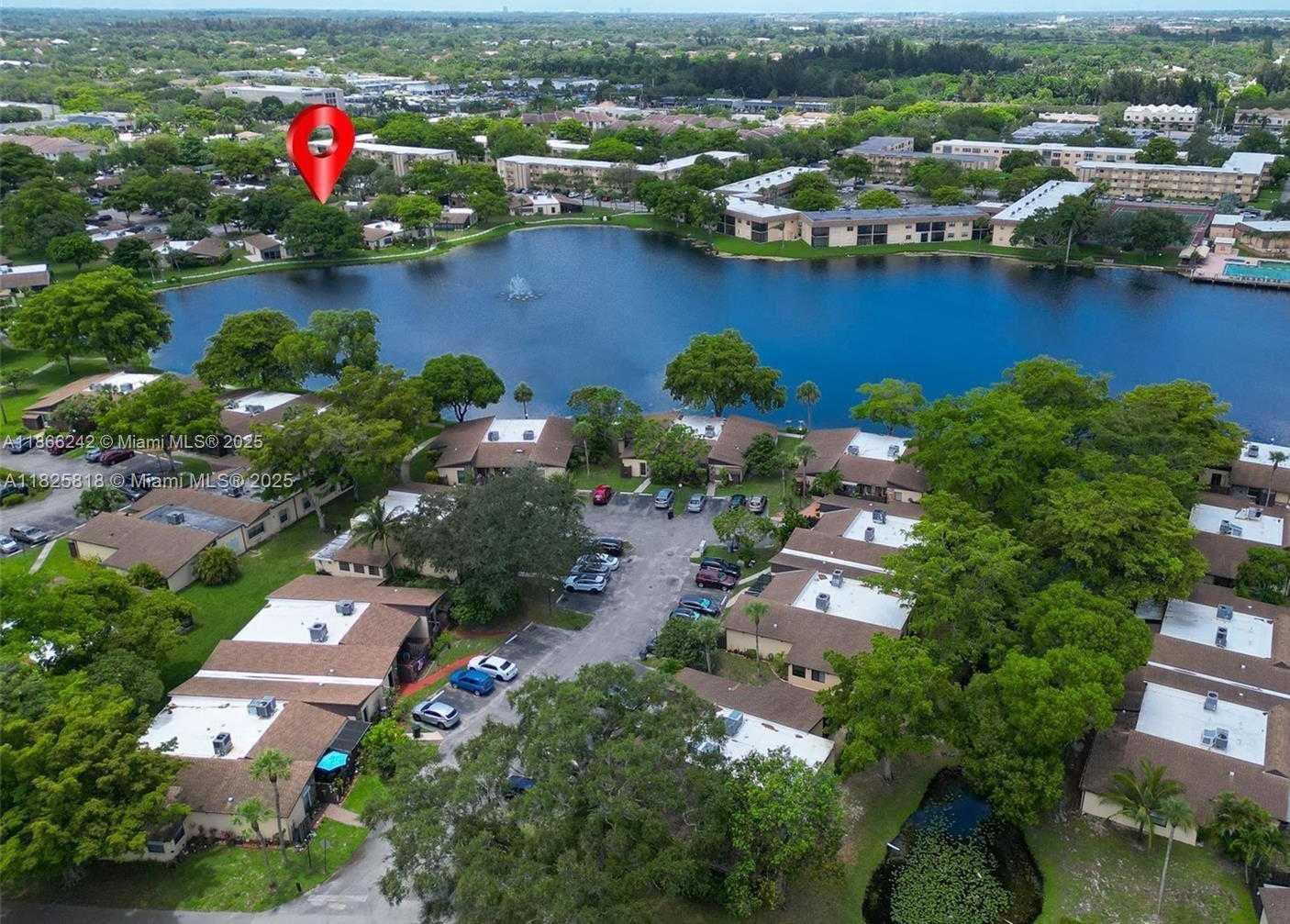 Small Image of 620 BRIARWOOD CIR, Hollywood Number 25