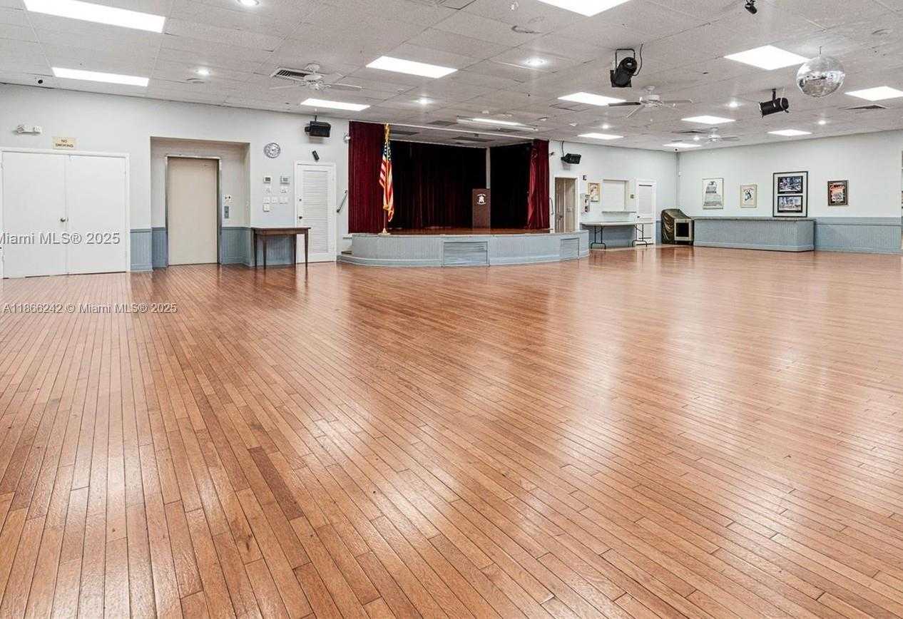 Small Image of 620 BRIARWOOD CIR, Hollywood Number 26