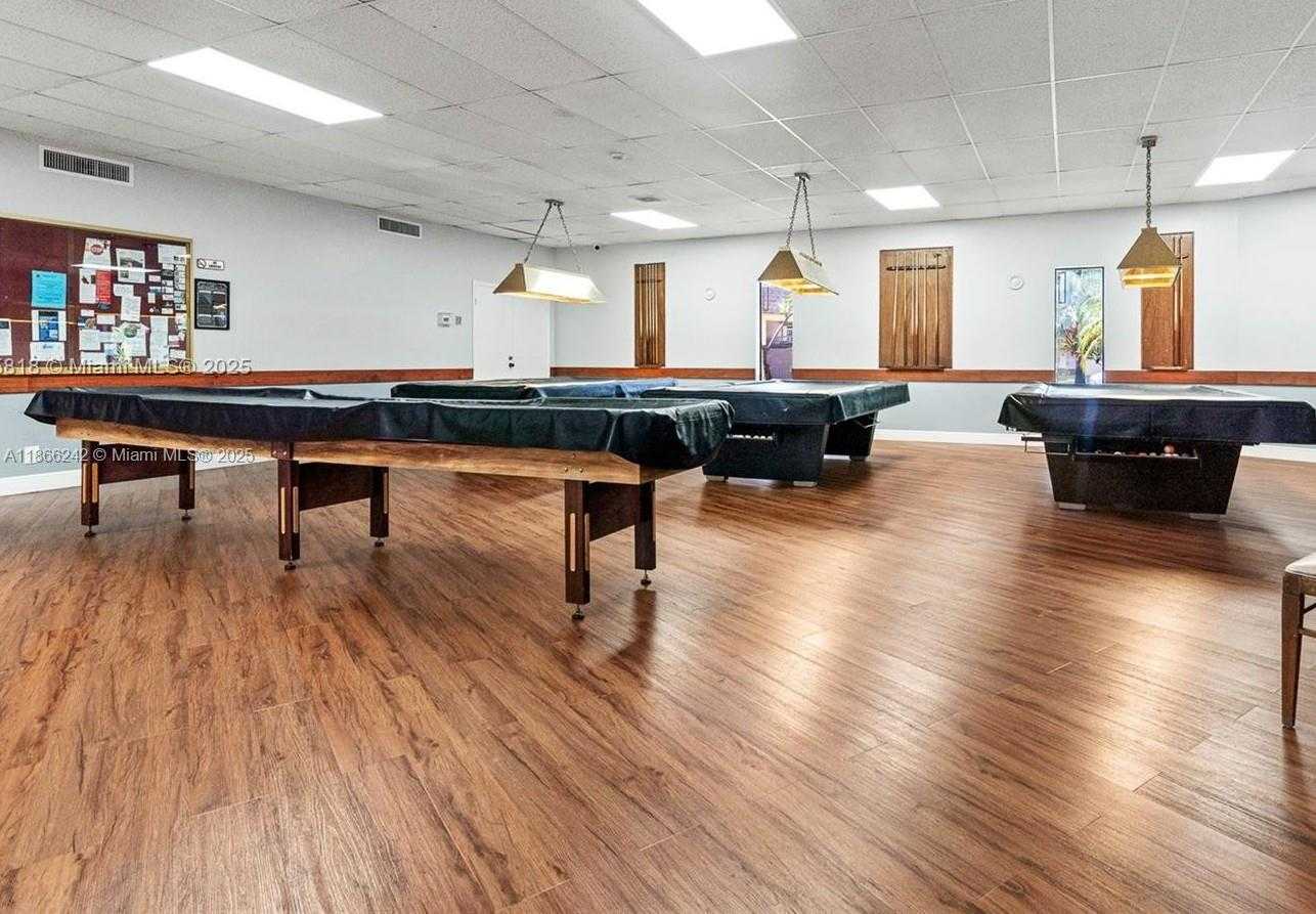 Small Image of 620 BRIARWOOD CIR, Hollywood Number 27