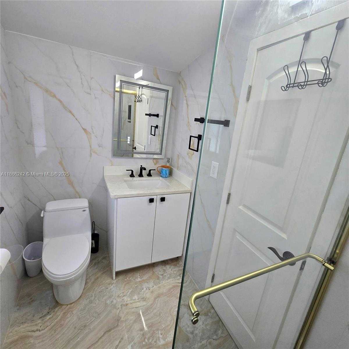 Small Image of 620 BRIARWOOD CIR, Hollywood Number 7