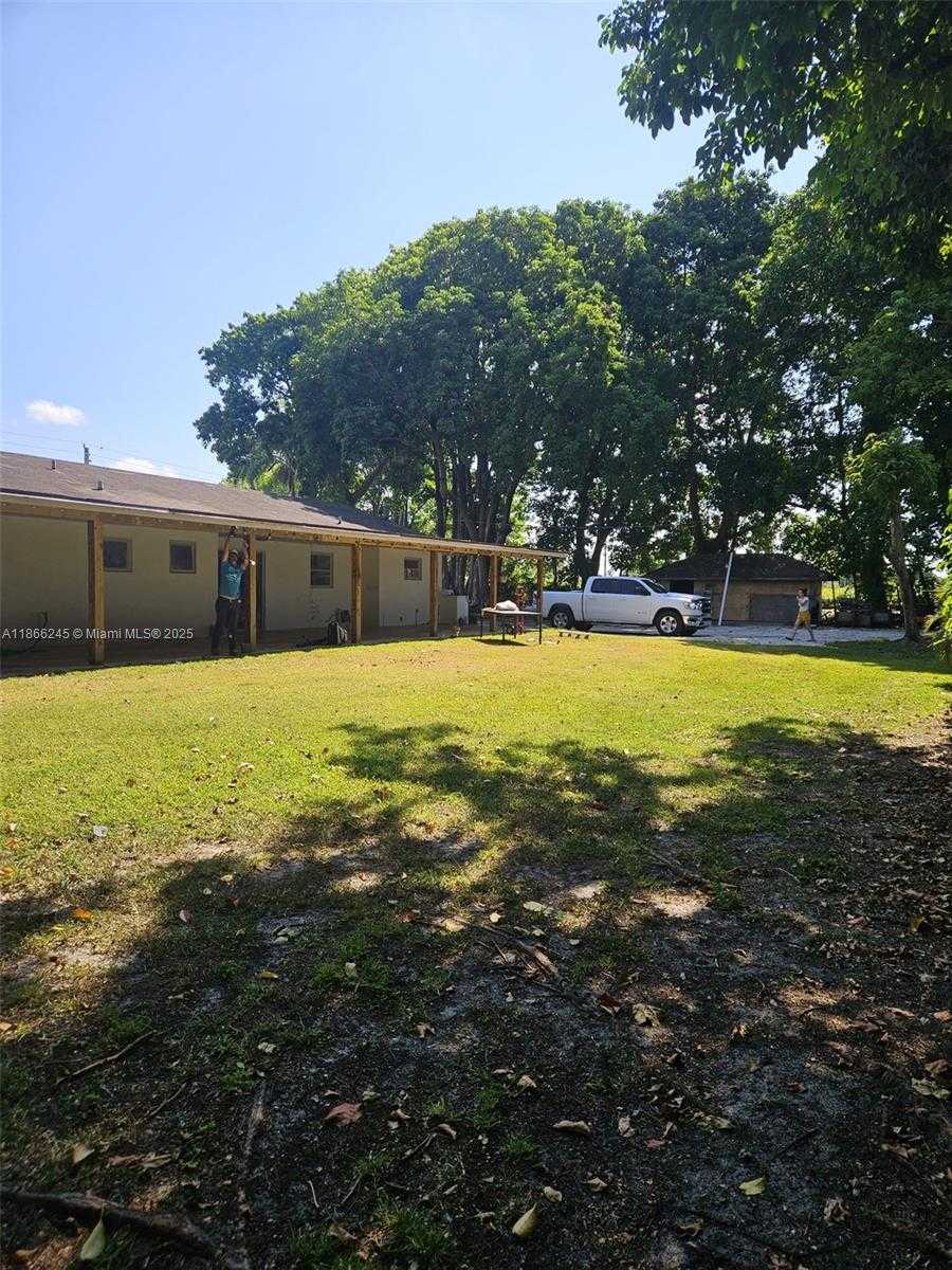 Small Image of 19230 SOUTH WEST 216TH ST, Miami Number 2