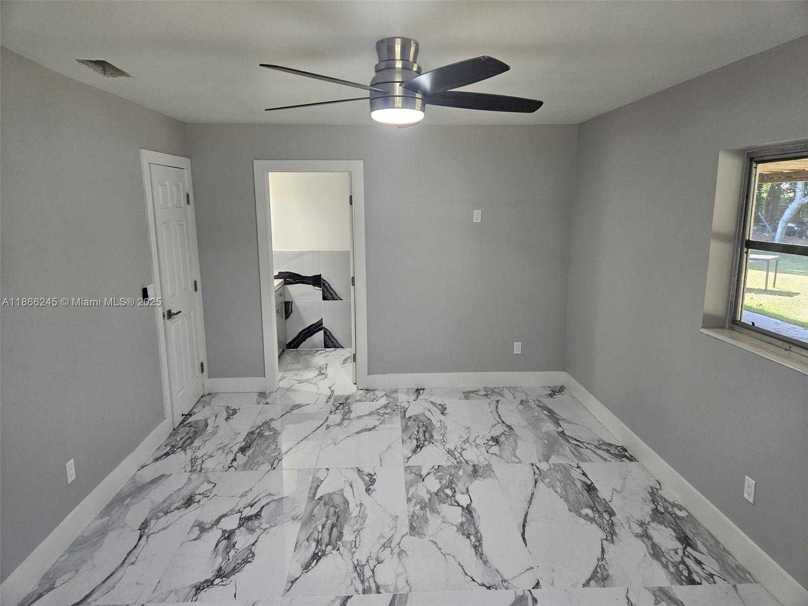 Small Image of 19230 SOUTH WEST 216TH ST, Miami Number 21