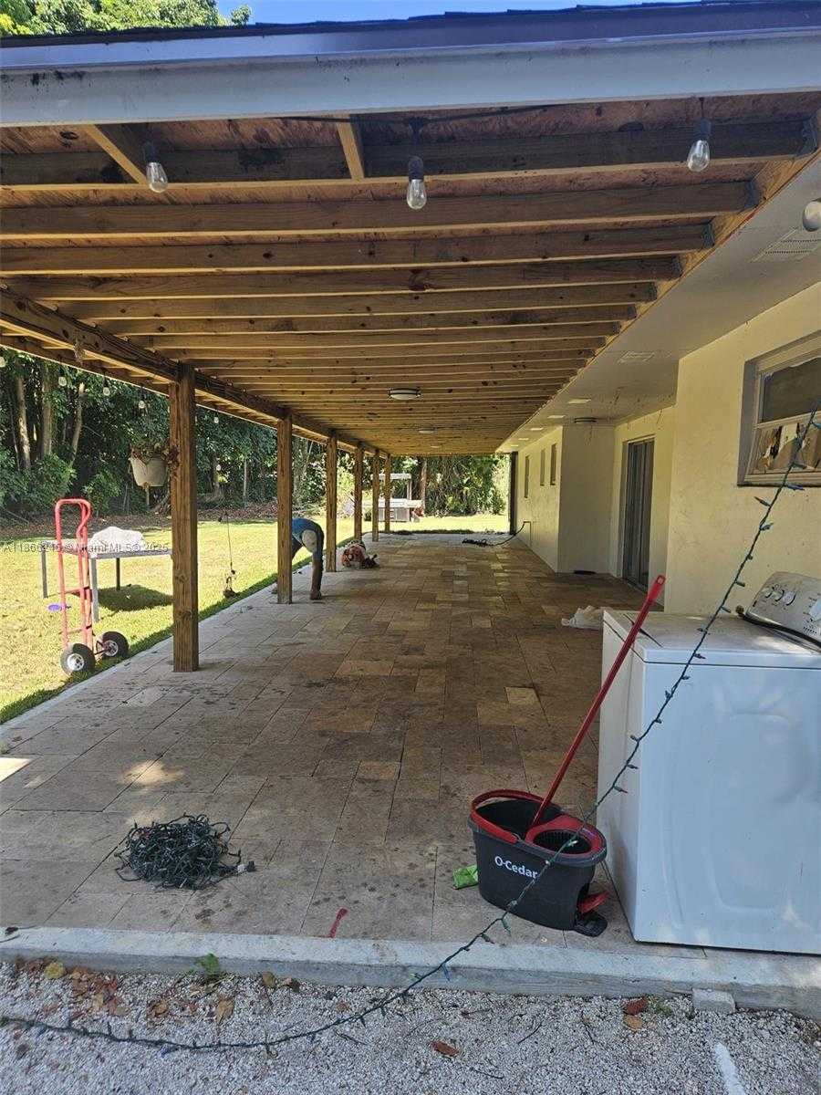 Small Image of 19230 SOUTH WEST 216TH ST, Miami Number 27