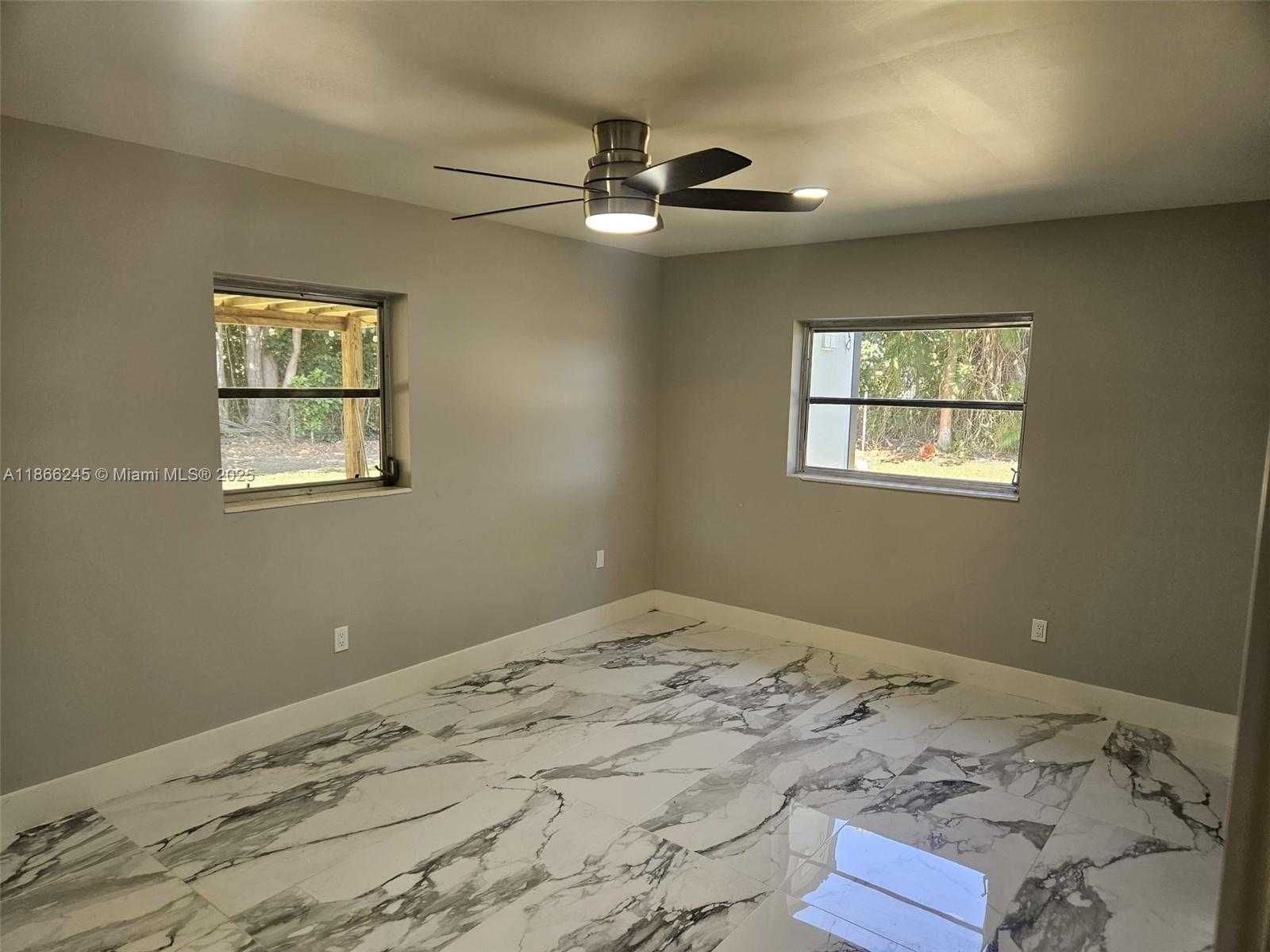 Small Image of 19230 SOUTH WEST 216TH ST, Miami Number 29