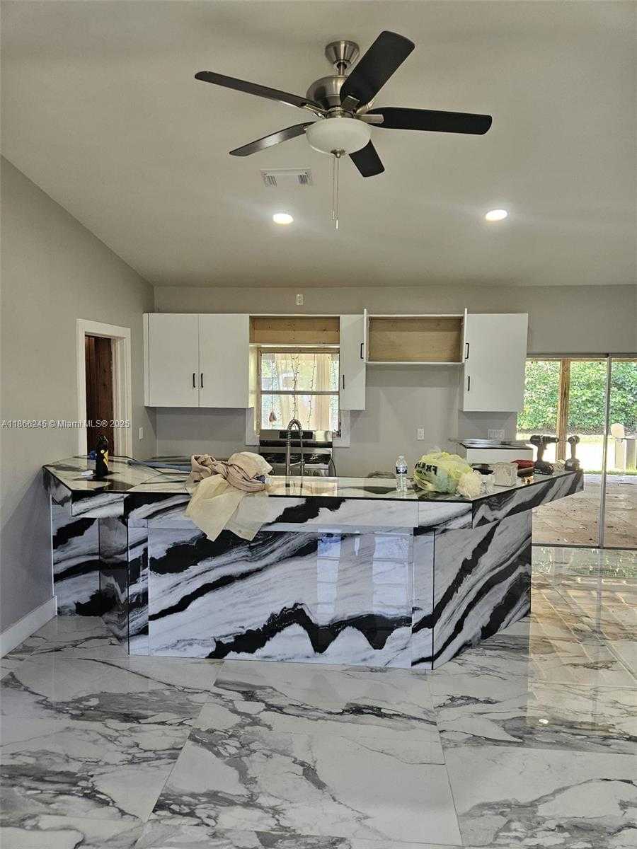 Small Image of 19230 SOUTH WEST 216TH ST, Miami Number 33