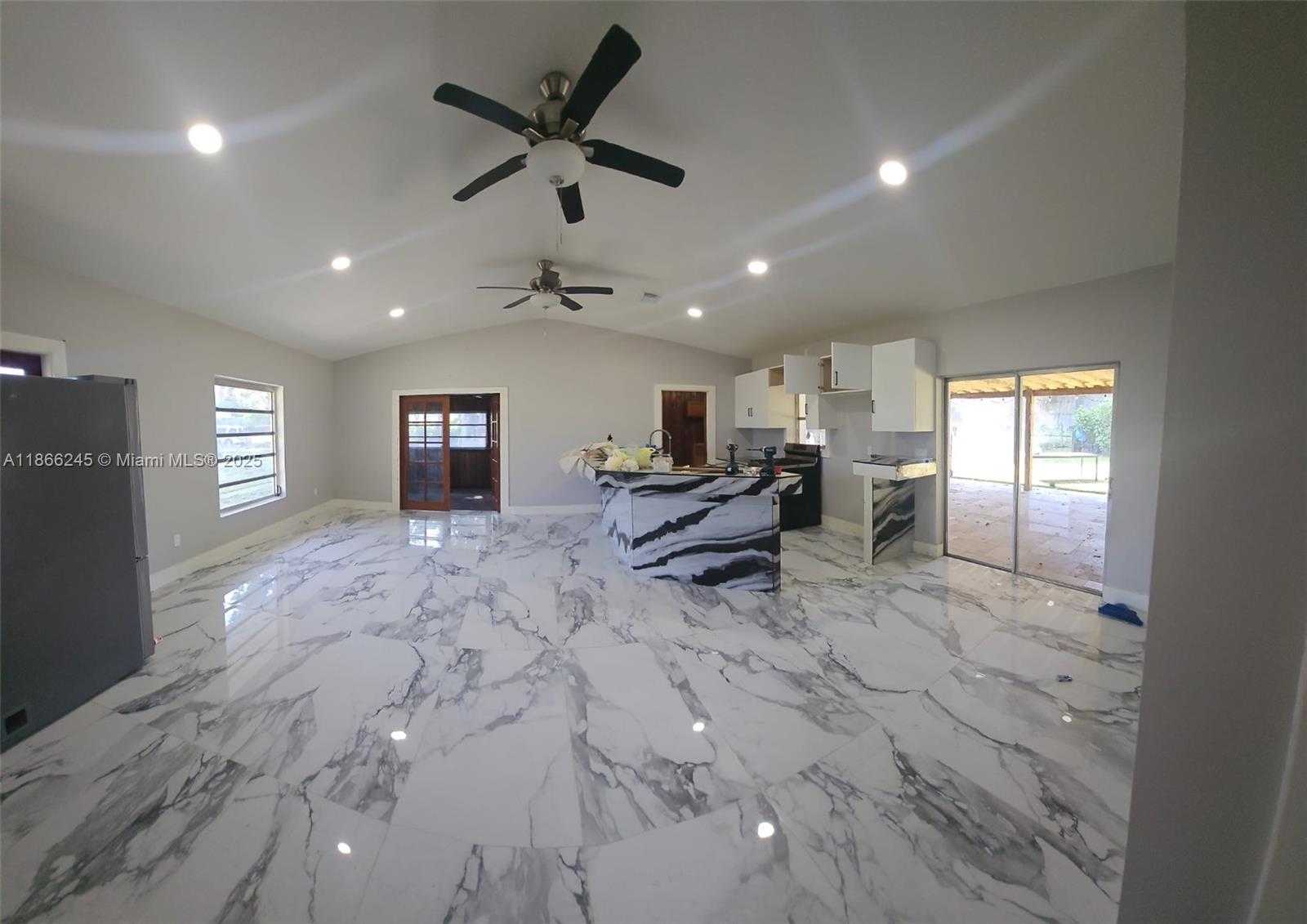 Small Image of 19230 SOUTH WEST 216TH ST, Miami Number 35