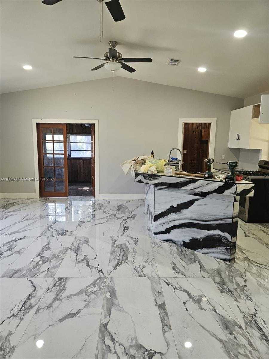 Small Image of 19230 SOUTH WEST 216TH ST, Miami Number 37