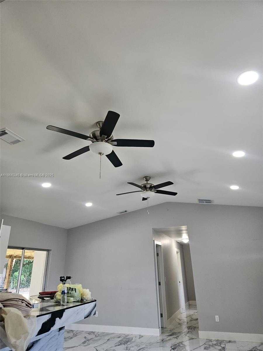 Small Image of 19230 SOUTH WEST 216TH ST, Miami Number 40