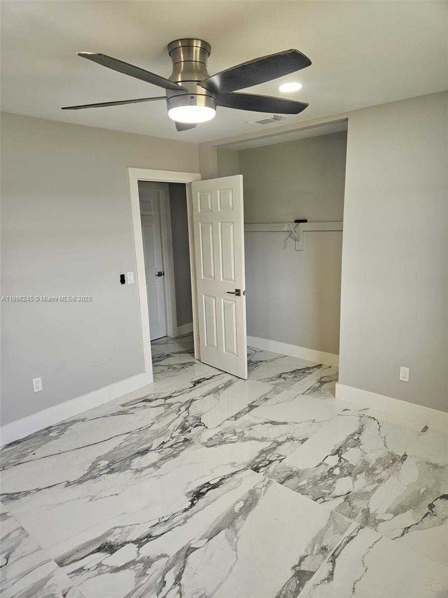 Small Image of 19230 SOUTH WEST 216TH ST, Miami Number 44