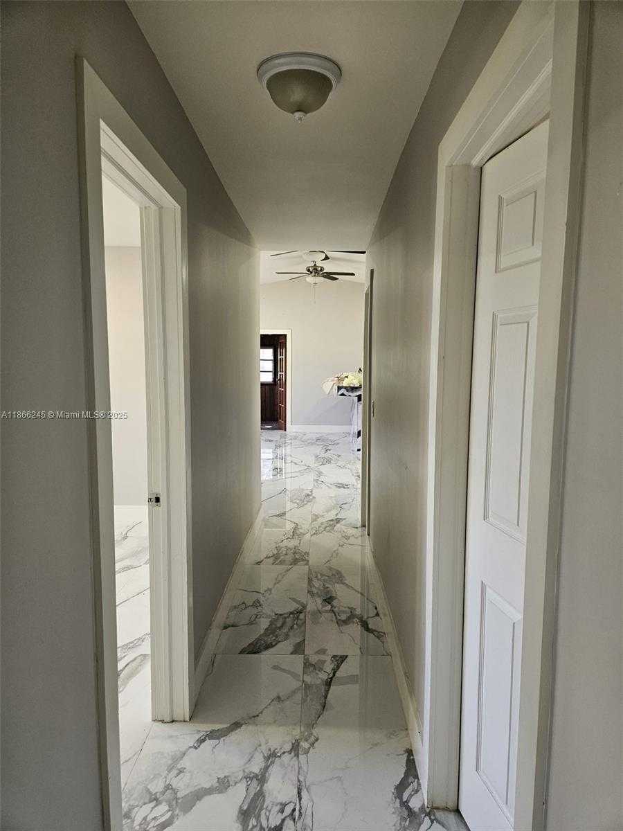 Small Image of 19230 SOUTH WEST 216TH ST, Miami Number 50