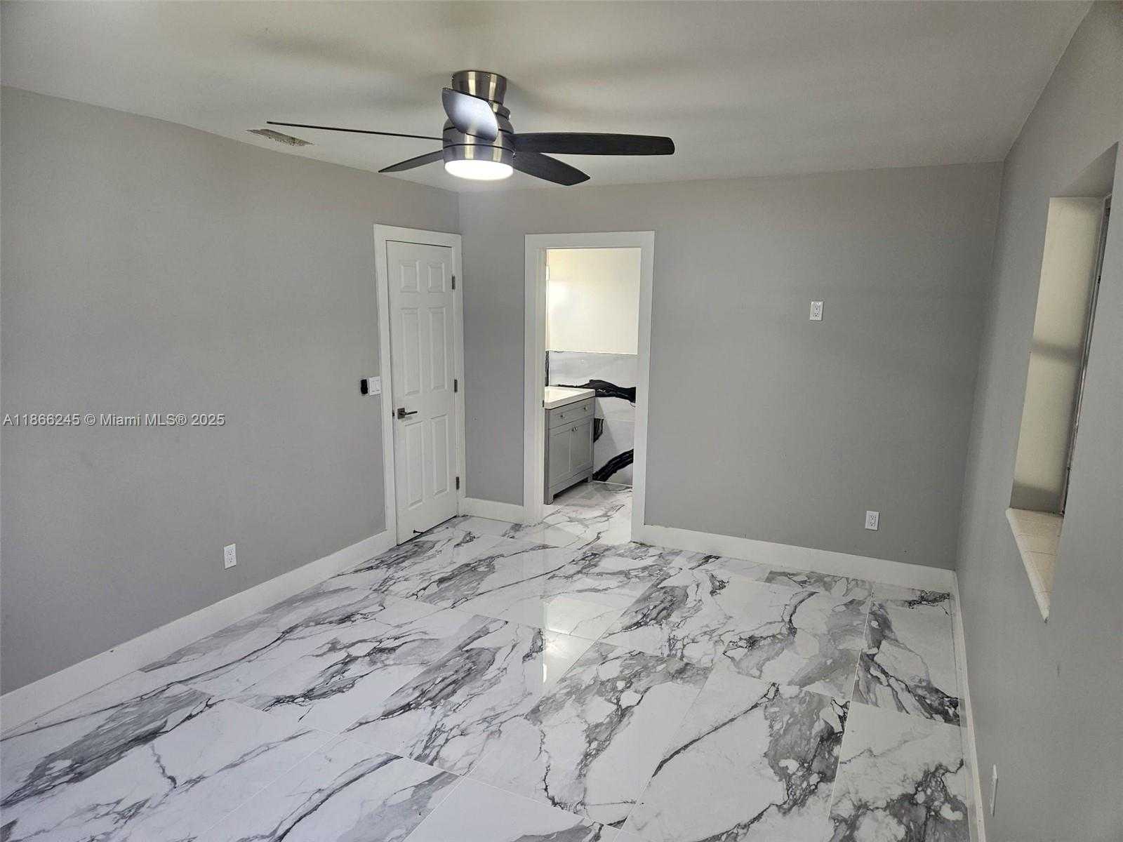 Small Image of 19230 SOUTH WEST 216TH ST, Miami Number 9