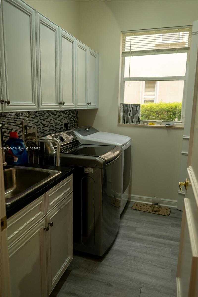 Small Image of 9350 WEST VIA CLASSICO W, Wellington Number 25
