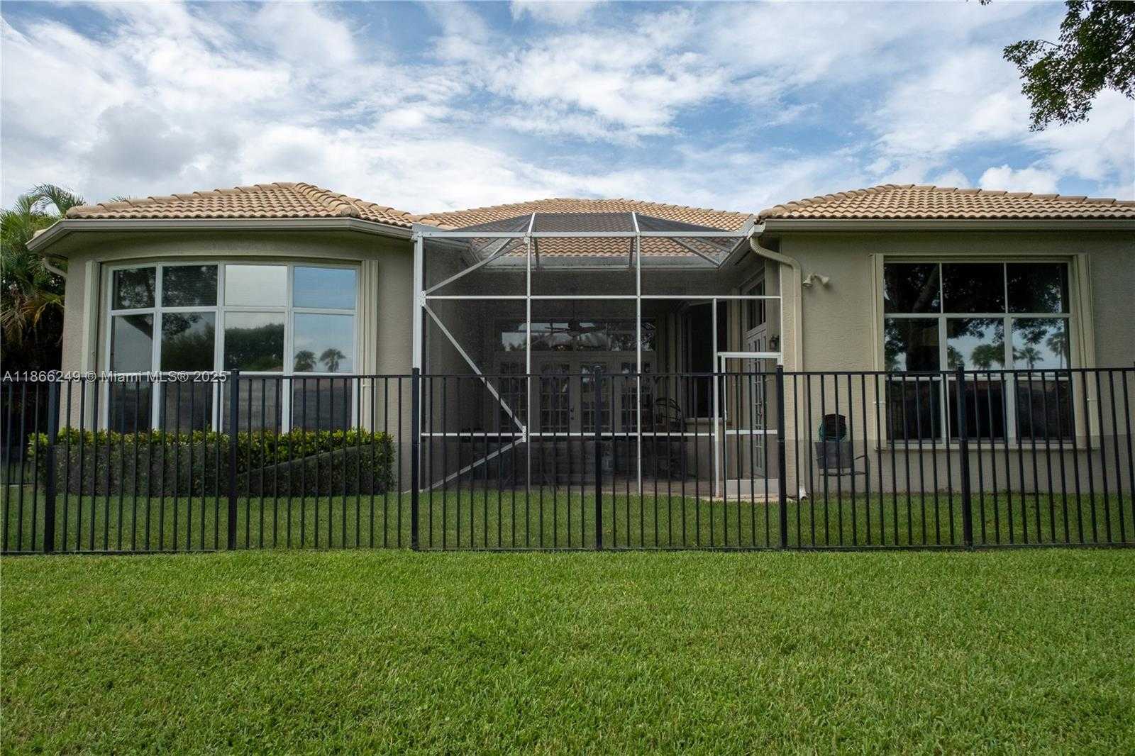 Small Image of 9350 WEST VIA CLASSICO W, Wellington Number 3