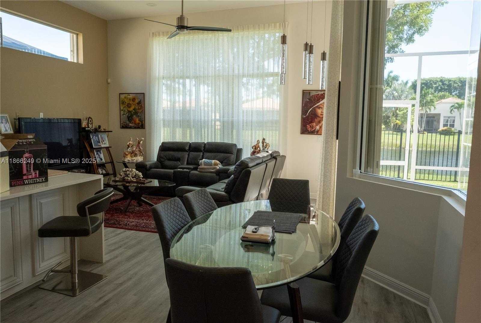 Small Image of 9350 WEST VIA CLASSICO W, Wellington Number 7