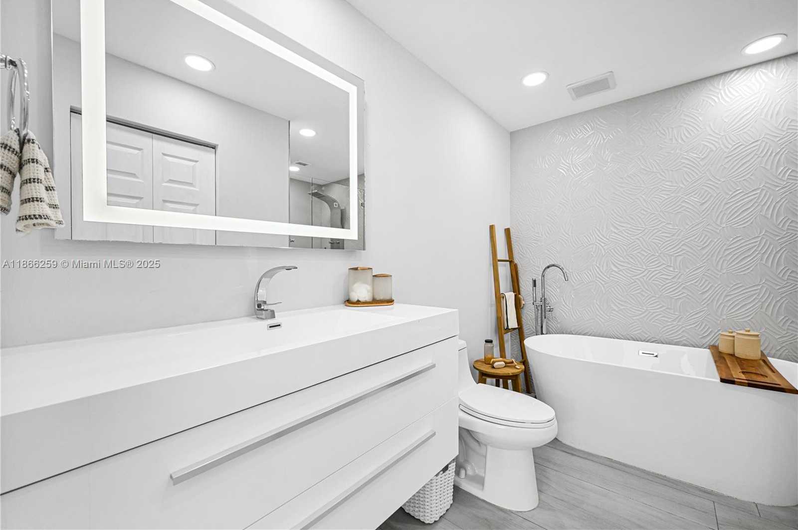 Small Image of 7320 WEST 29TH AVE, Hialeah Number 15