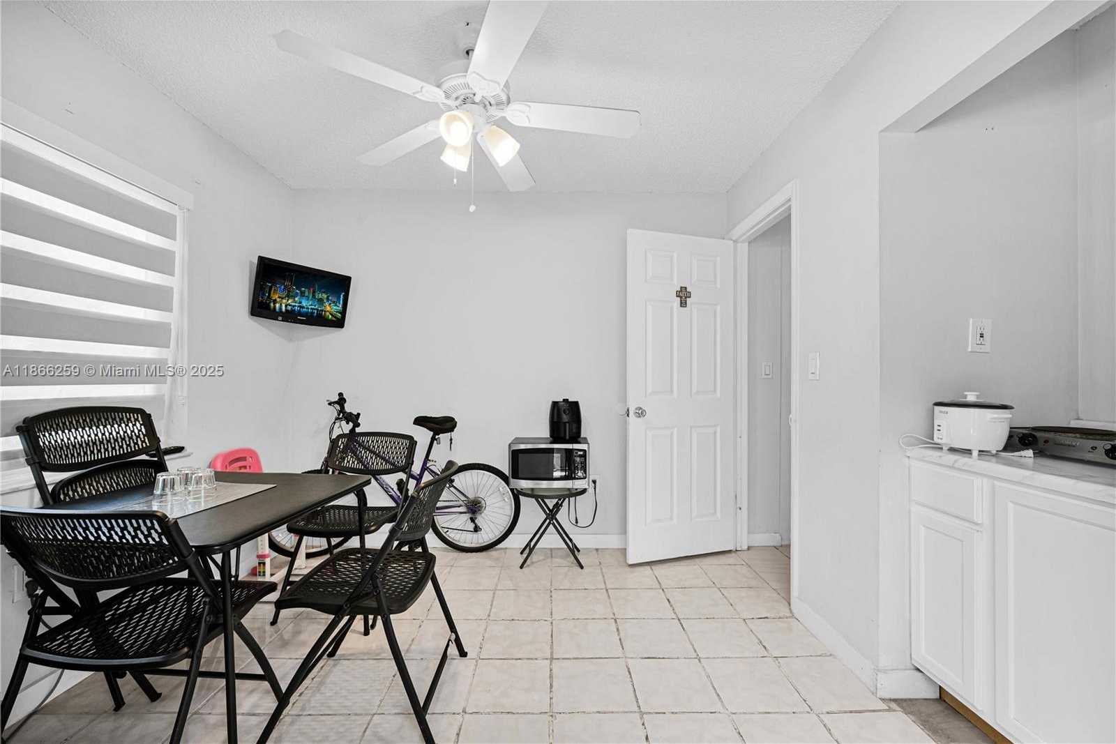 Small Image of 7320 WEST 29TH AVE, Hialeah Number 19