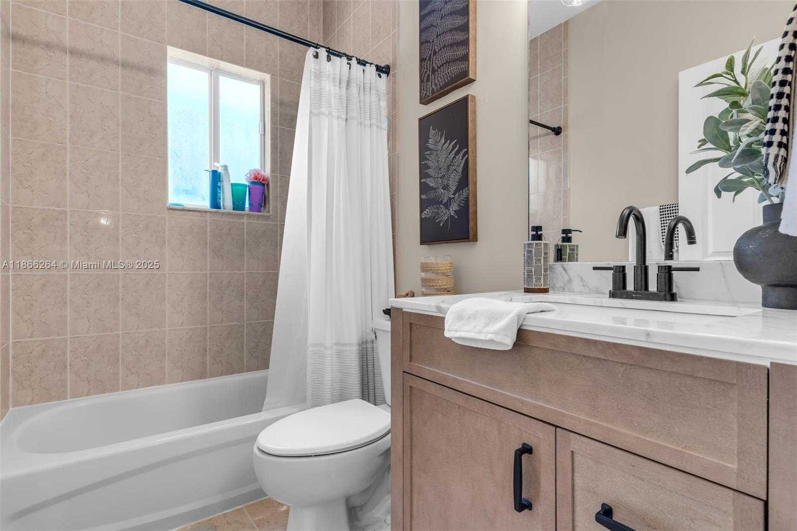 Small Image of 260 SOUTH EAST 32ND TER, Homestead Number 21