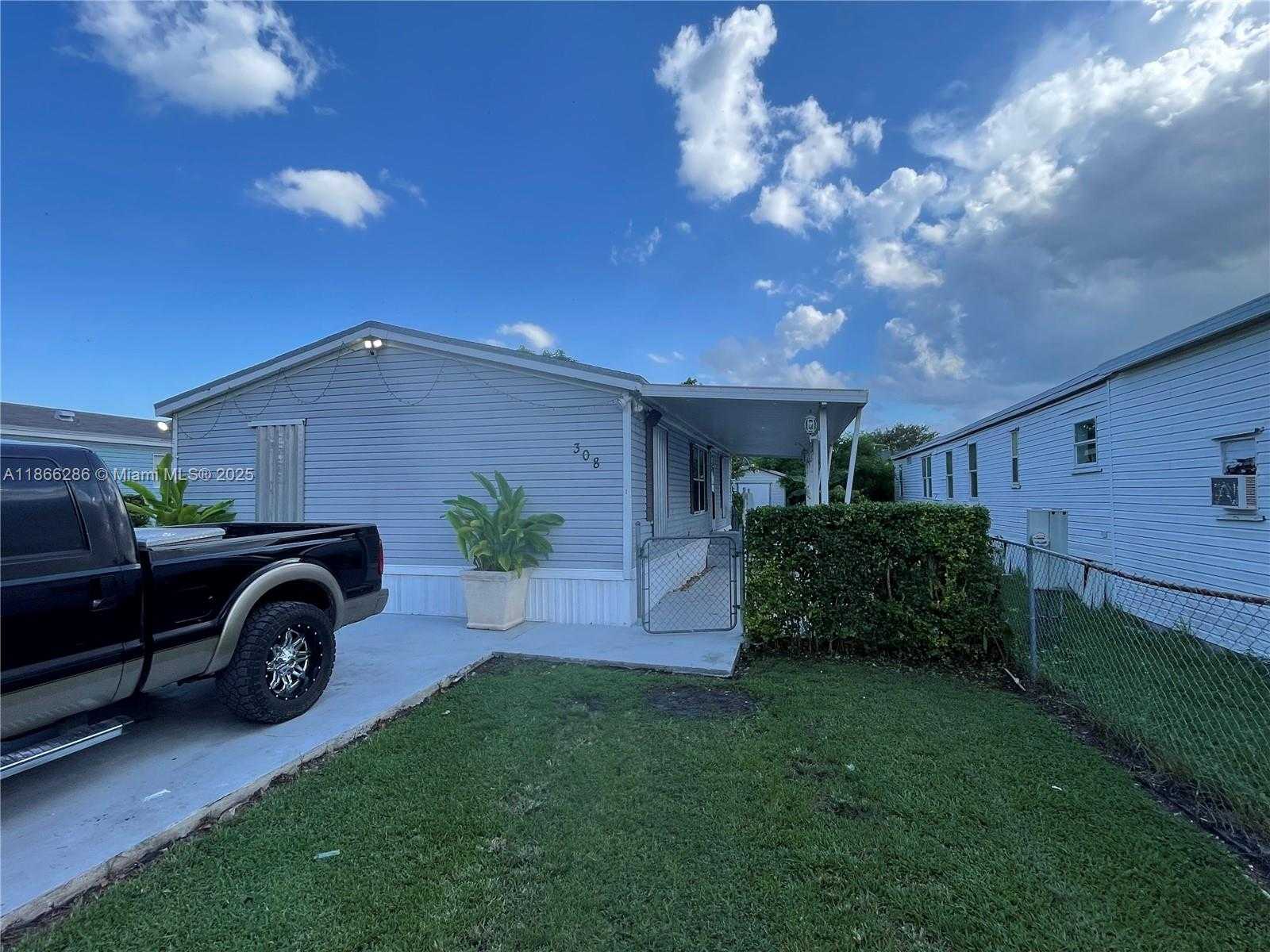 Small Image of 19800 SOUTH WEST 180TH AVE UNIT 308, Miami Number 2