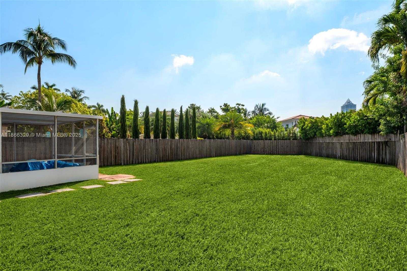 Small Image of 5127 ALTON RD, Miami Beach Number 10