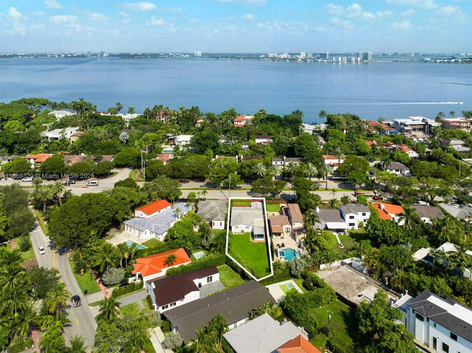Small Image of 5127 ALTON RD, Miami Beach Number 13