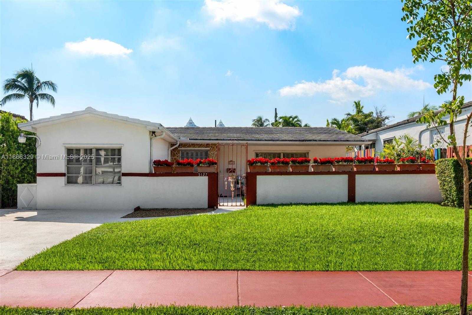 Small Image of 5127 ALTON RD, Miami Beach Number 6