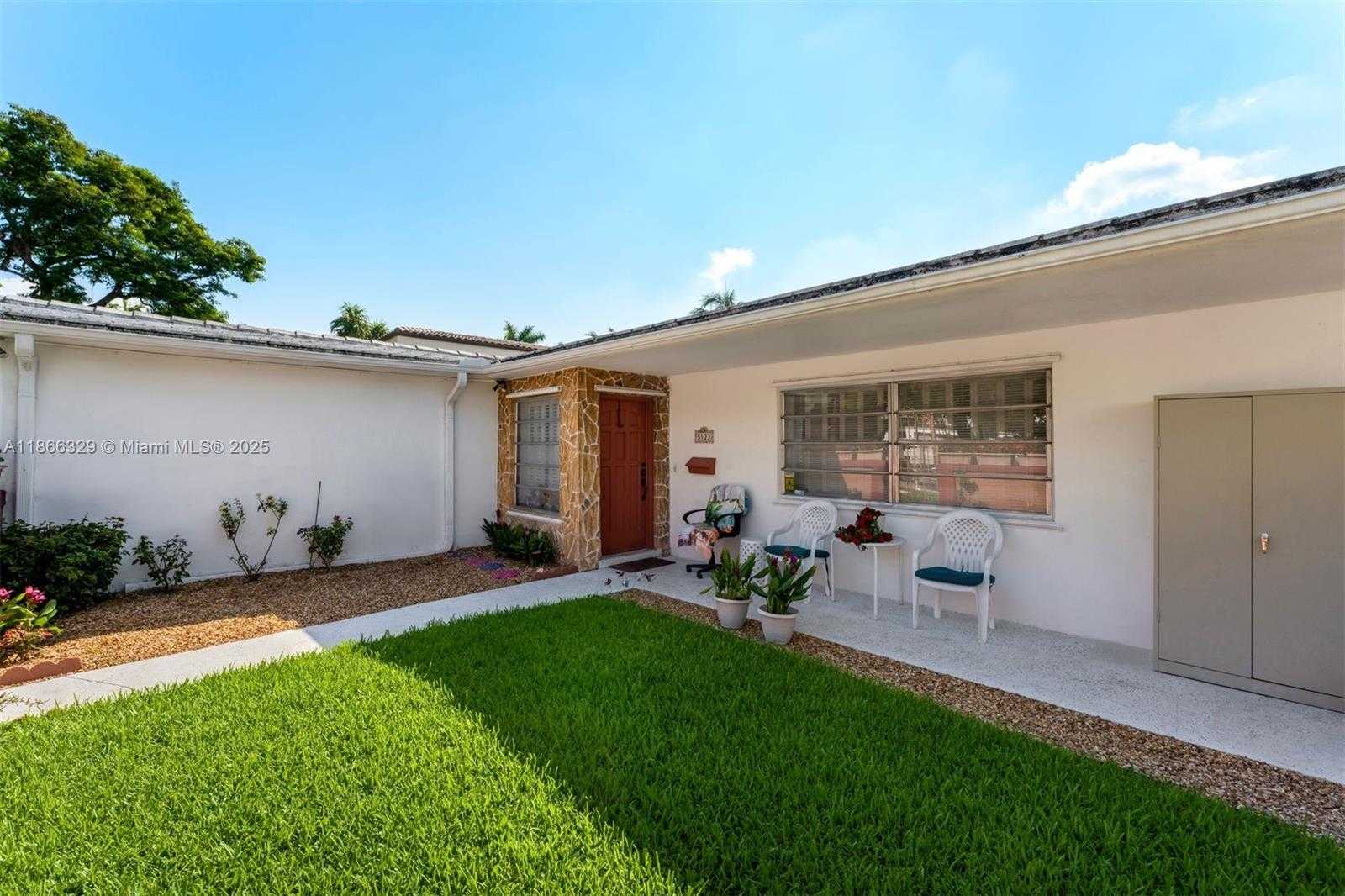 Small Image of 5127 ALTON RD, Miami Beach Number 9