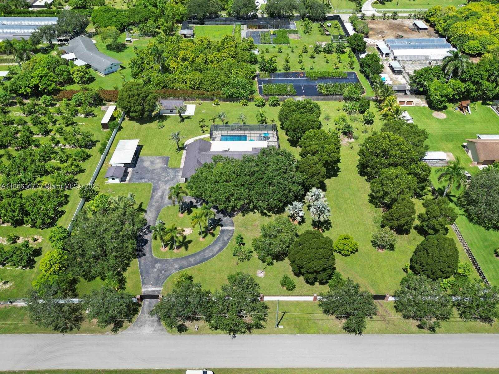 Small Image of 26690 SOUTH WEST 202ND AVE, Homestead Number 2