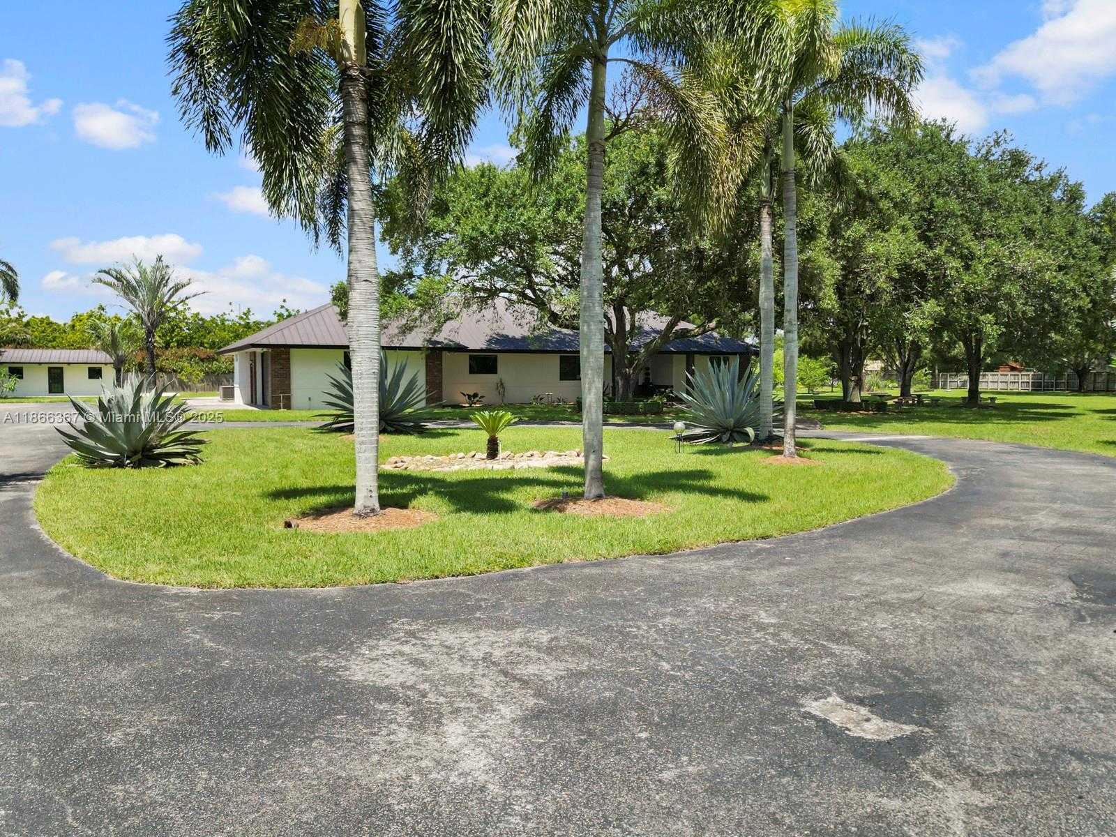 Small Image of 26690 SOUTH WEST 202ND AVE, Homestead Number 65