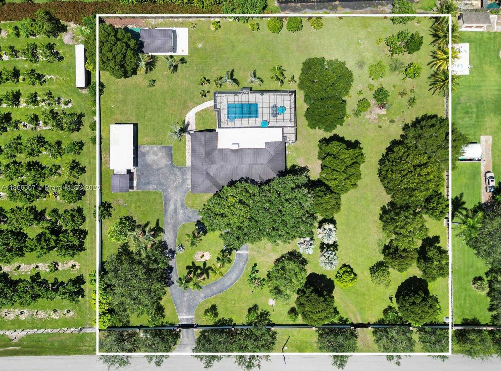 Small Image of 26690 SOUTH WEST 202ND AVE, Homestead Number 77