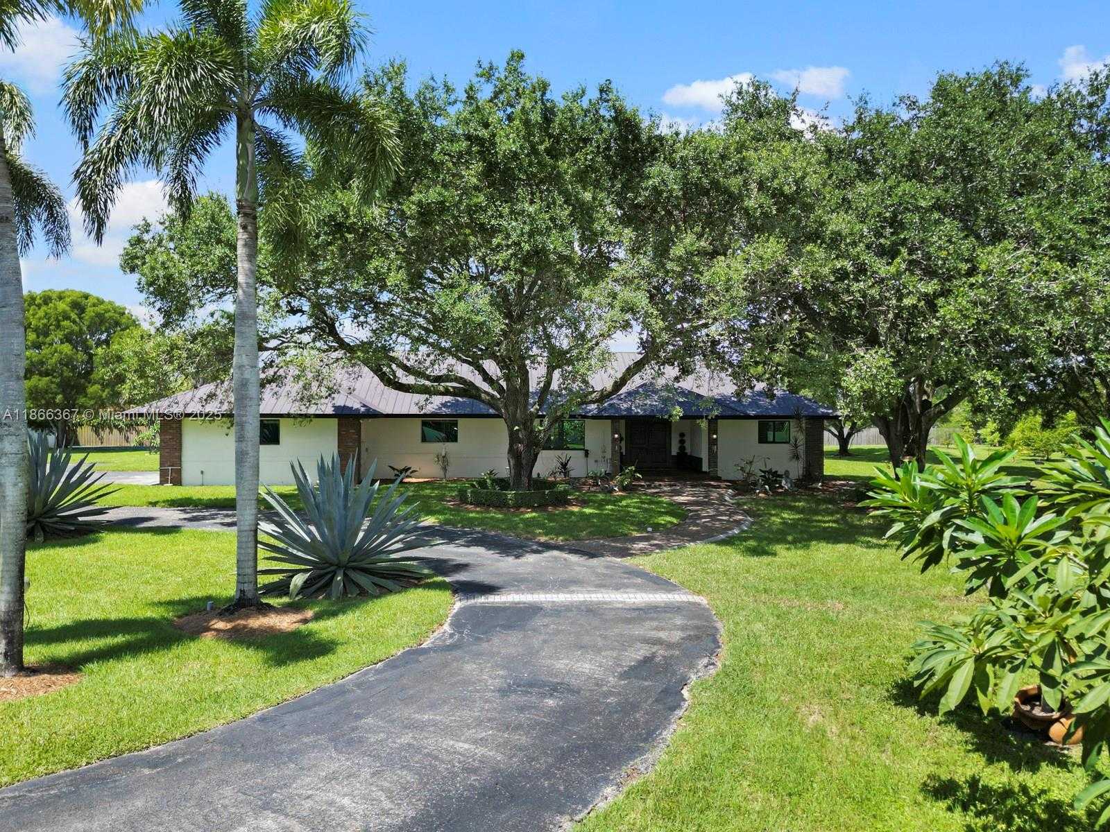 Small Image of 26690 SOUTH WEST 202ND AVE, Homestead Number 8
