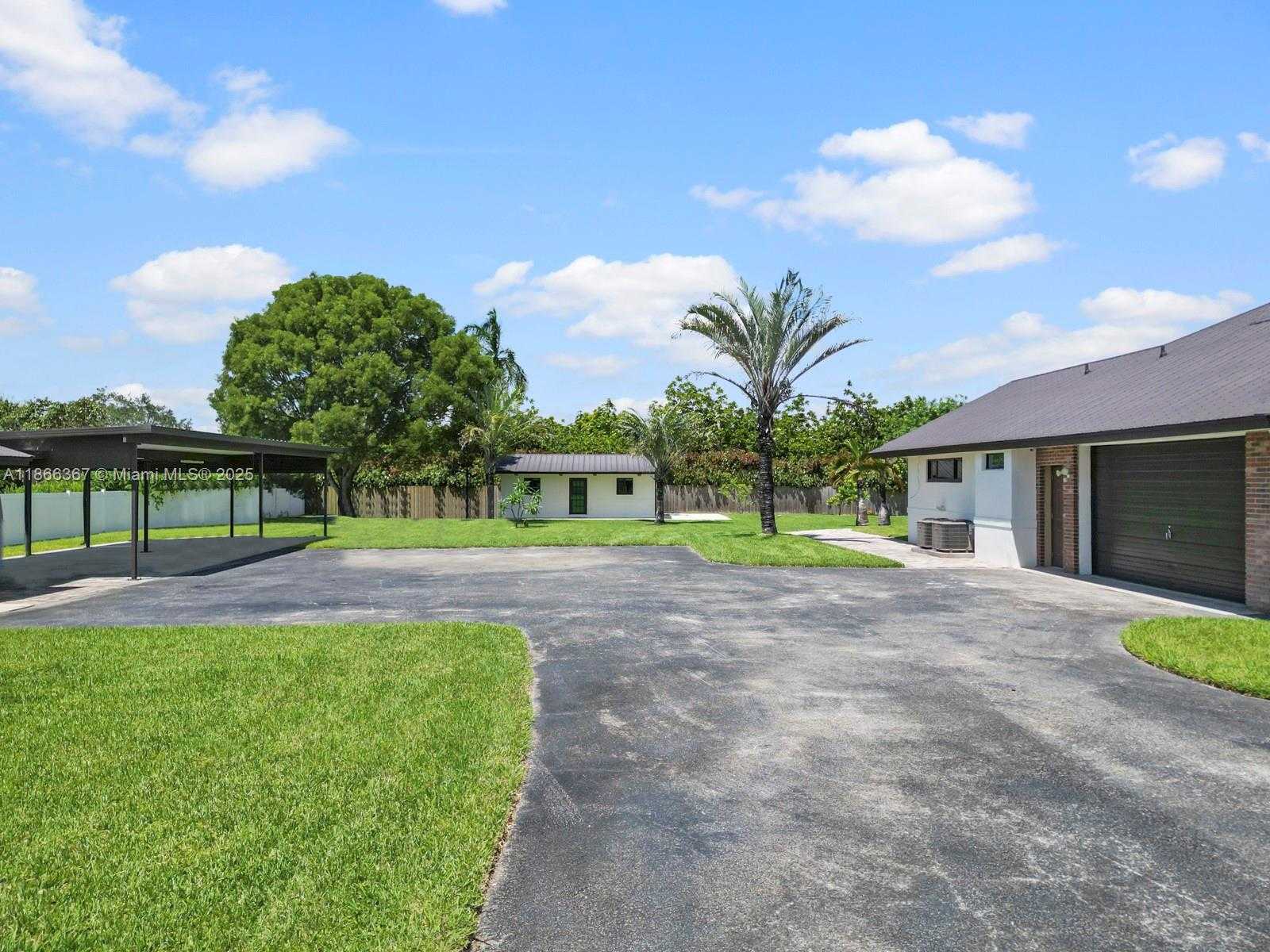 Small Image of 26690 SOUTH WEST 202ND AVE, Homestead Number 9