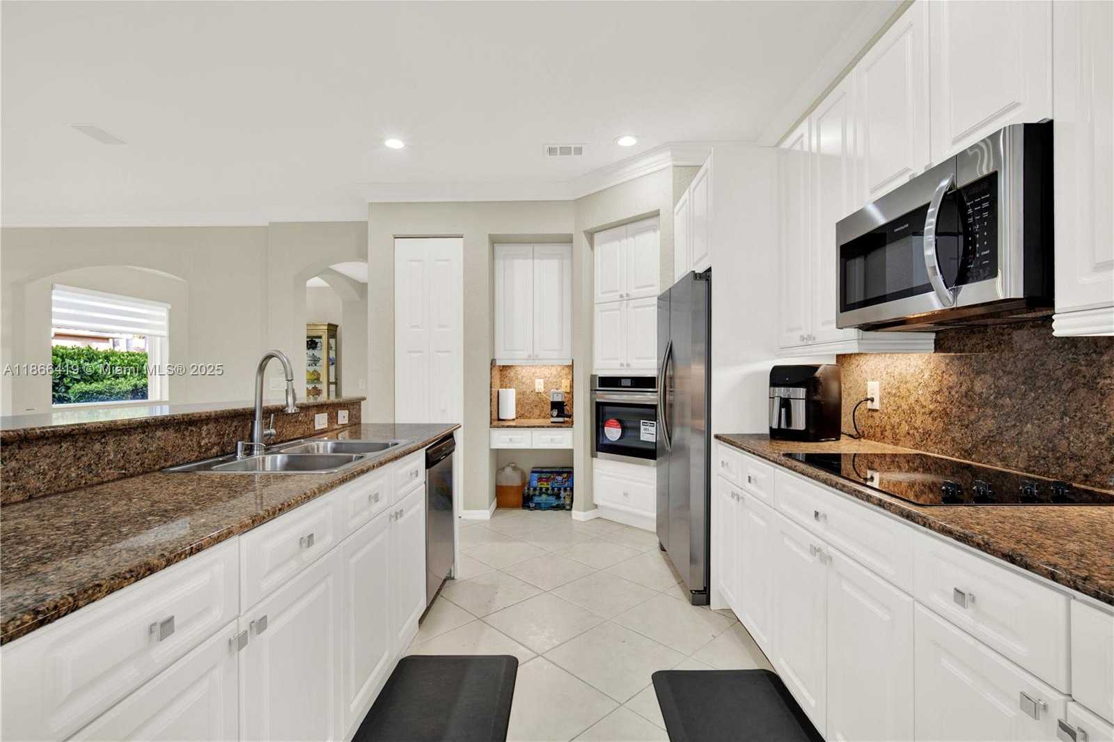 Small Image of 18708 OCEAN MIST DR, Boca Raton Number 12