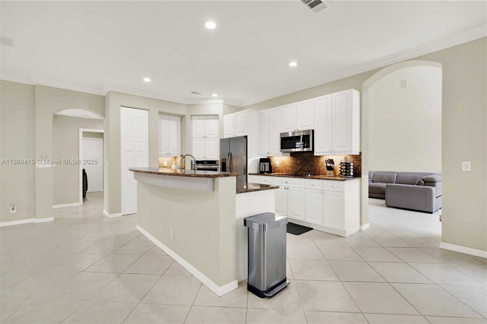 Small Image of 18708 OCEAN MIST DR, Boca Raton Number 13