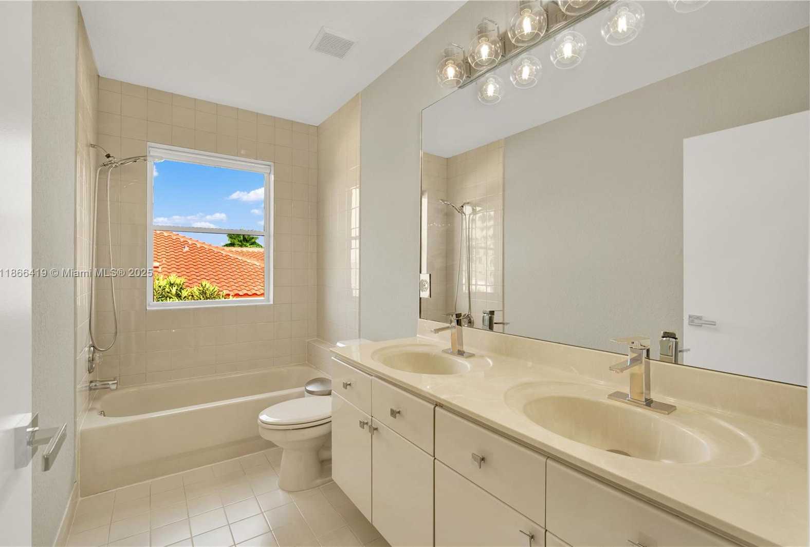 Small Image of 18708 OCEAN MIST DR, Boca Raton Number 38