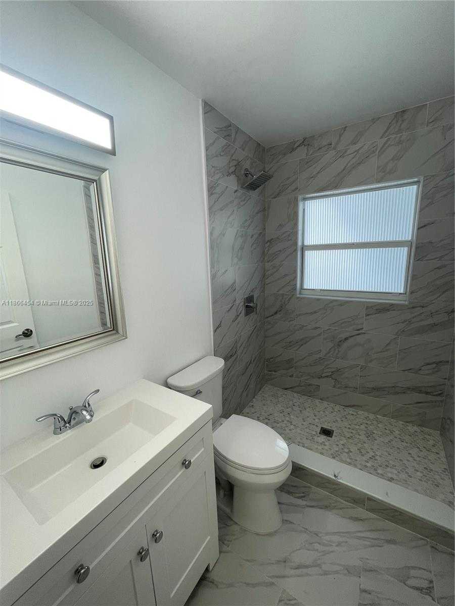 Small Image of 783 NORTH WEST 98TH ST, Miami Number 16