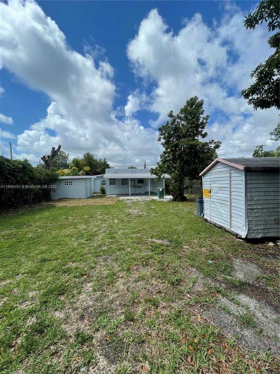 Small Image of 783 NORTH WEST 98TH ST, Miami Number 19