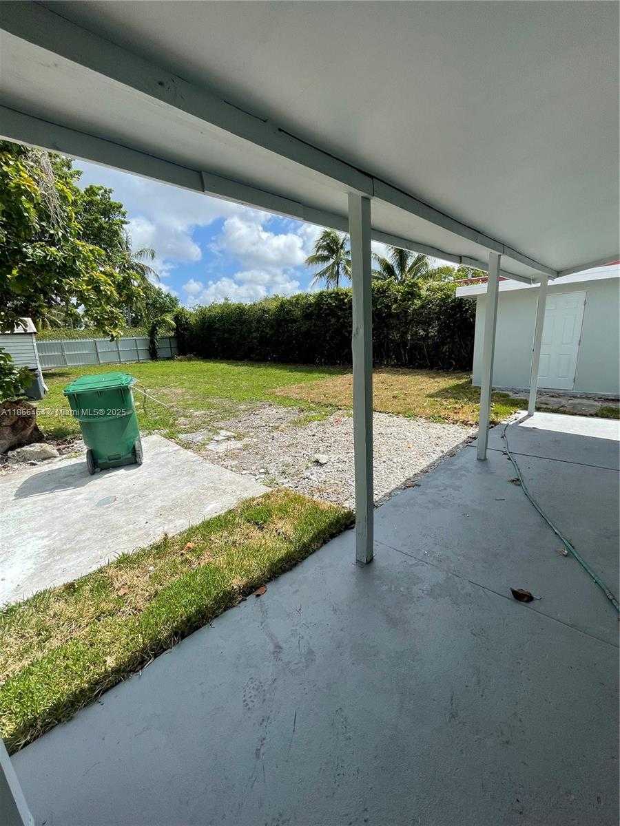Small Image of 783 NORTH WEST 98TH ST, Miami Number 21
