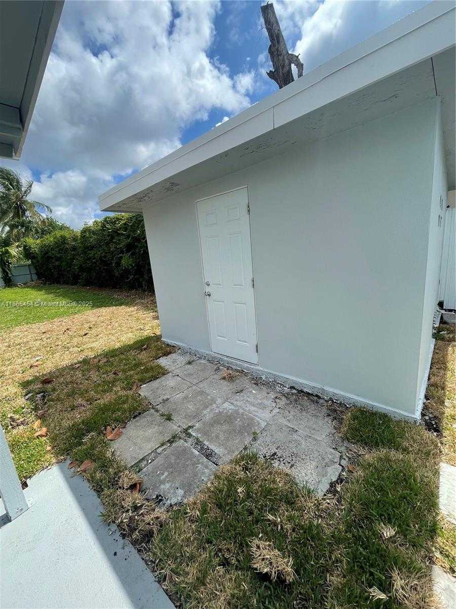 Small Image of 783 NORTH WEST 98TH ST, Miami Number 22