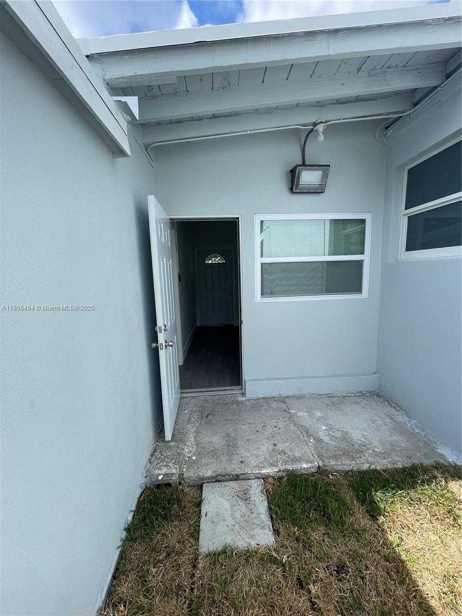 Small Image of 783 NORTH WEST 98TH ST, Miami Number 25