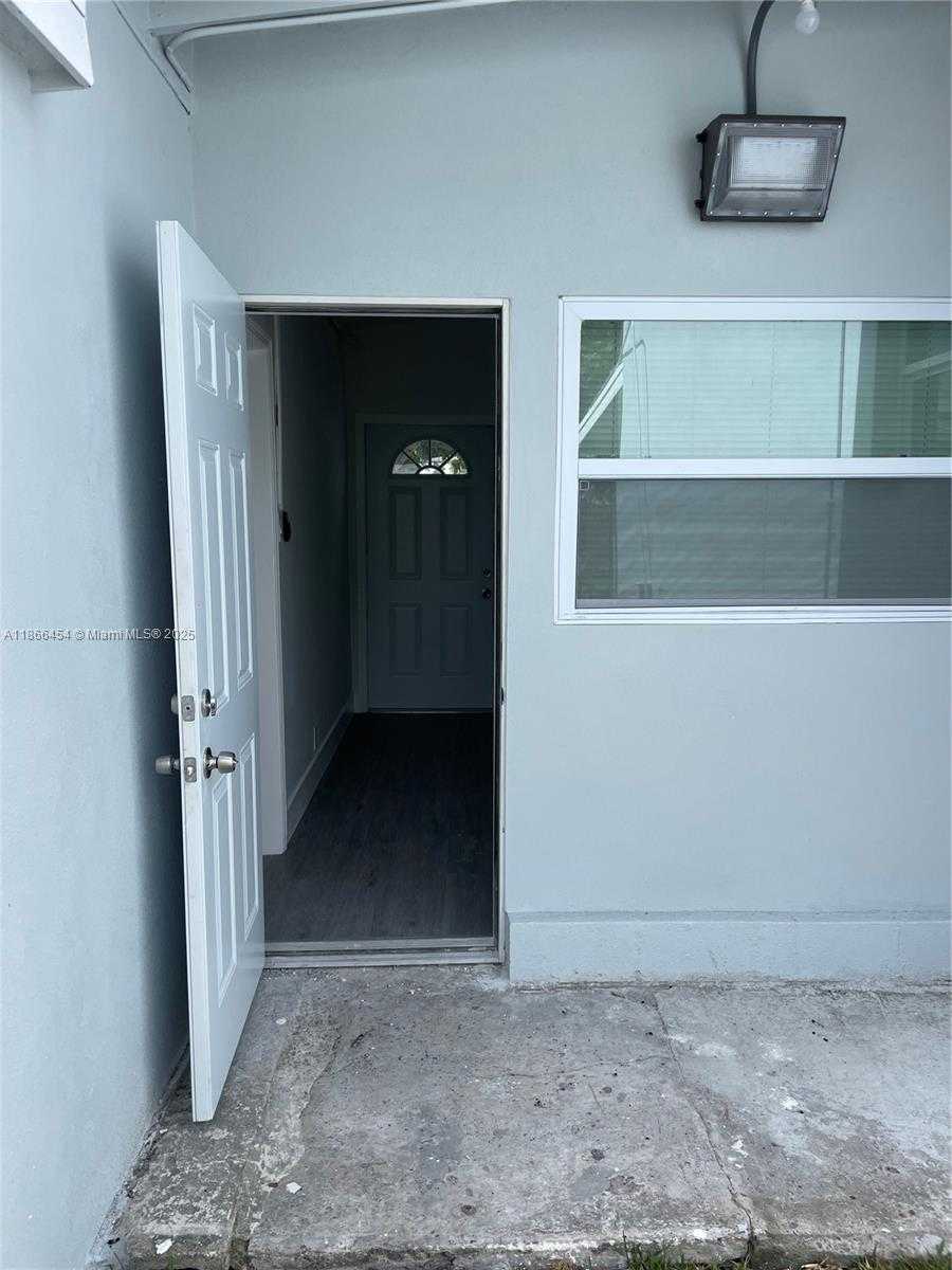 Small Image of 783 NORTH WEST 98TH ST, Miami Number 26