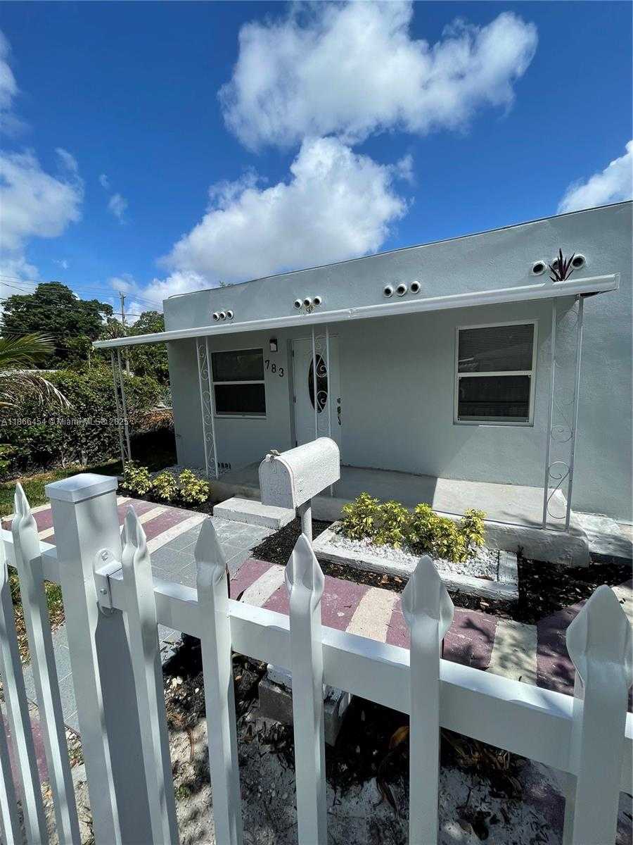 Small Image of 783 NORTH WEST 98TH ST, Miami Number 3