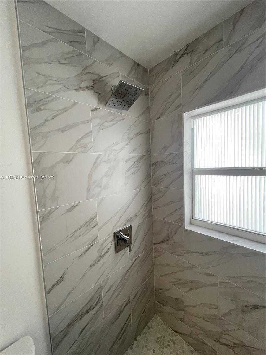 Small Image of 783 NORTH WEST 98TH ST, Miami Number 31