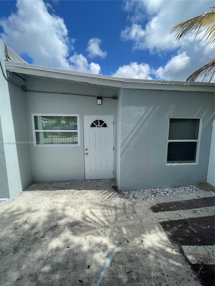 Small Image of 783 NORTH WEST 98TH ST, Miami Number 5