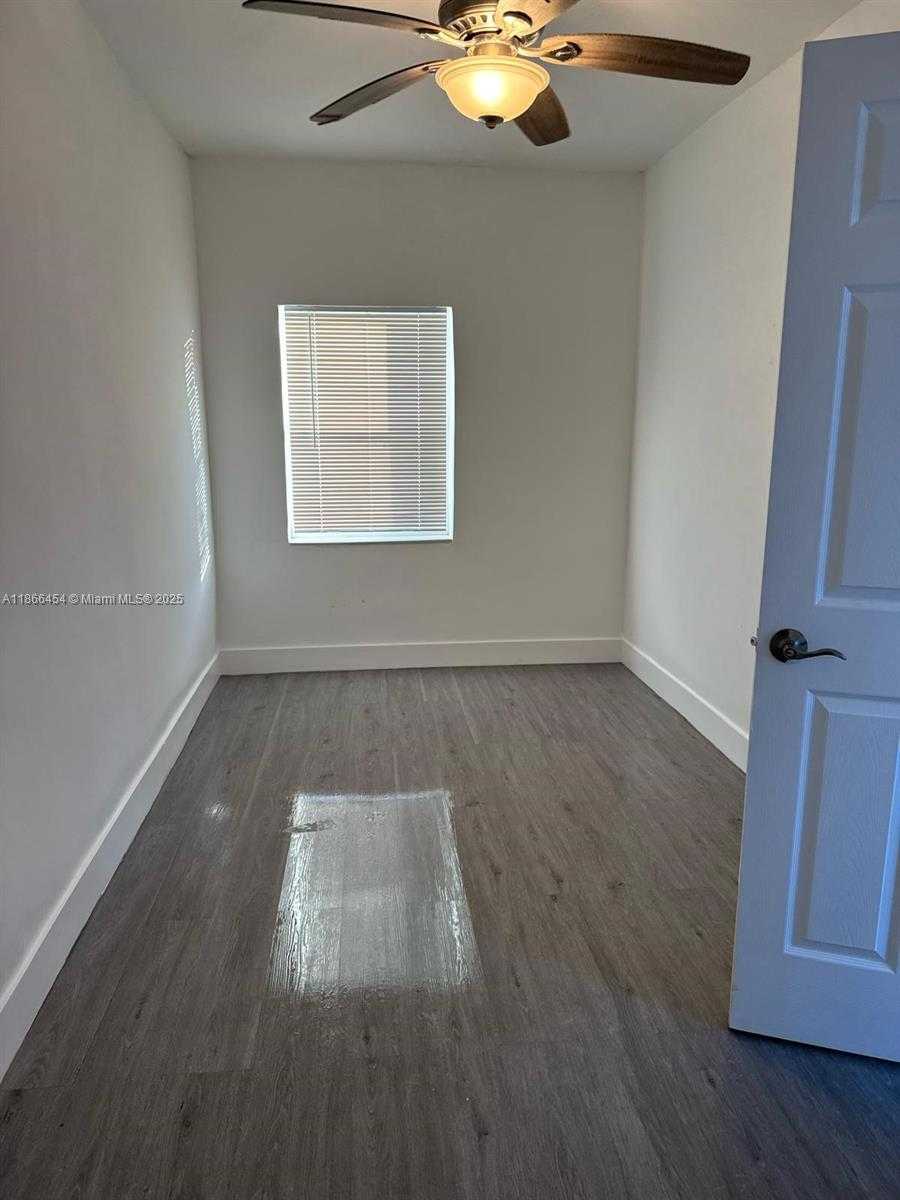 Small Image of 783 NORTH WEST 98TH ST, Miami Number 6