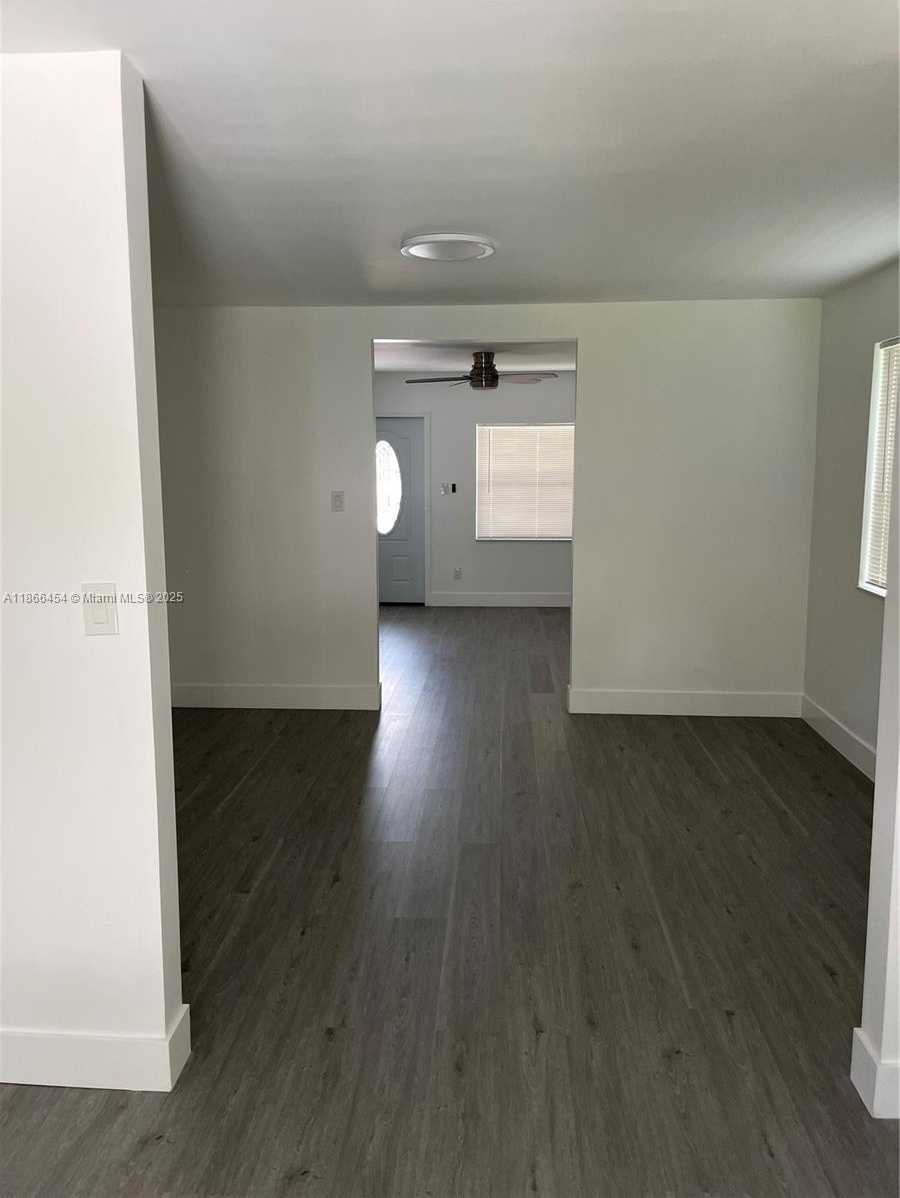 Small Image of 783 NORTH WEST 98TH ST, Miami Number 8